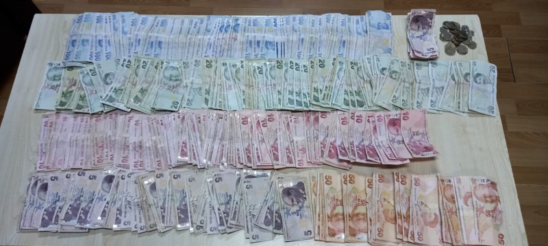 Zabıta denetiminde dilencinin elindeki poşetten 13 bin 630 lira çıktı