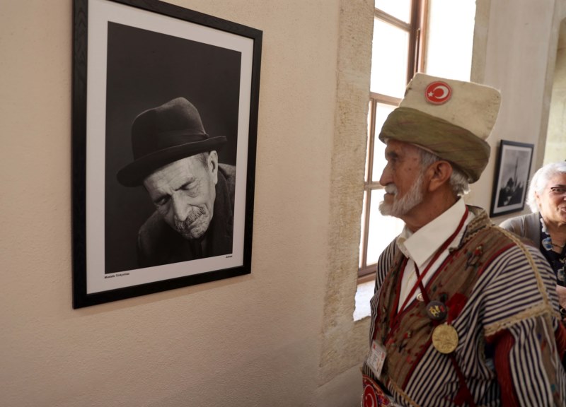 "Basında ve Ustaların Objektifinden Aşık Veysel" fotoğraf sergisi açıldı