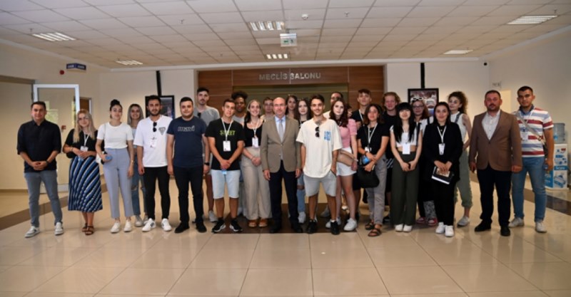 Pekyatırmacı’ya yabancı öğrencilerden ziyaret