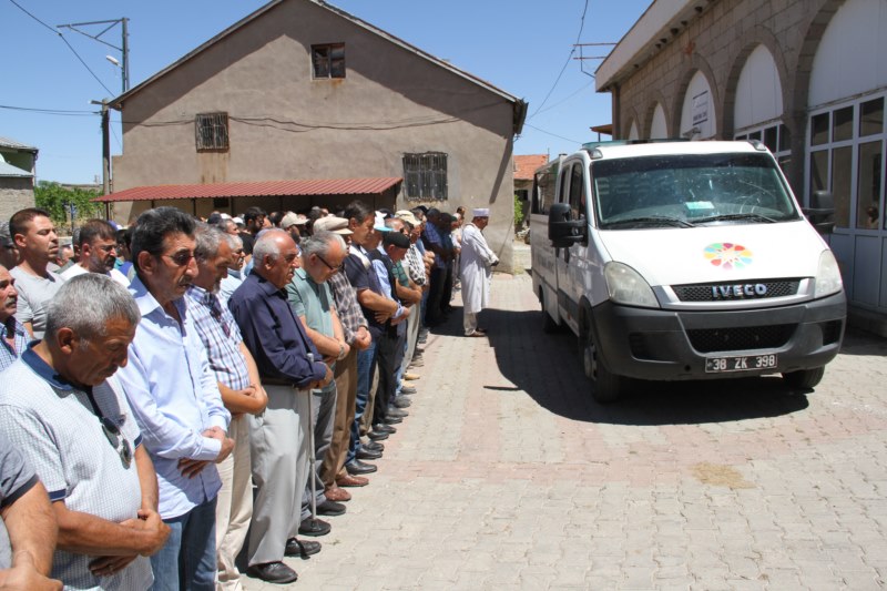 Ölü bulunan üniversitesi öğrencisinin cenazesi defnedildi