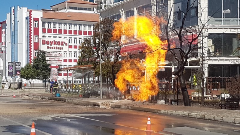 Doğal gaz borusunda meydana gelen patlamada bir işçi yaralandı