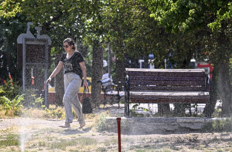 Aşırı sıcaklar nedeniyle sokaklar boş kaldı