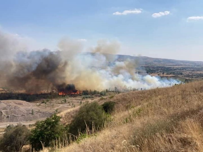 Yangın maddi hasara neden oldu