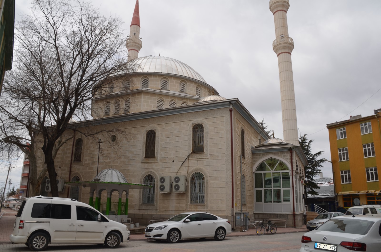 Camilerden dualar yükseliyor