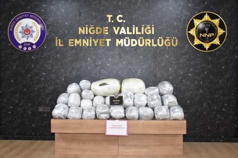 72,5 kilogram esrar ele geçirilen tırın sürücüsü tutuklandı