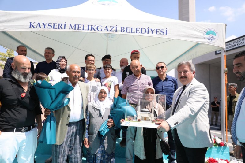 Selver ve Dursun Koca Cami ibadete açıldı