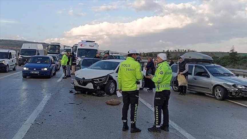 Zincirleme trafik kazasında yaralanan kişi öldü