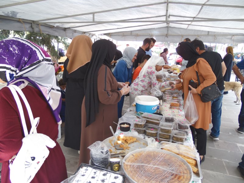 Kur'an kursu yararına kermes düzenlendi