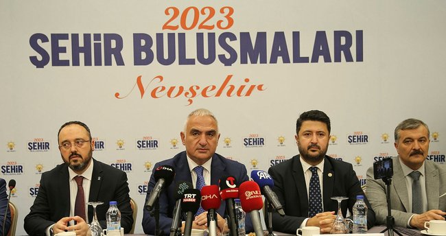 Kültür ve Turizm Bakanı Ersoy Nevşehir'de "Şehir Buluşmaları" programında konuştu