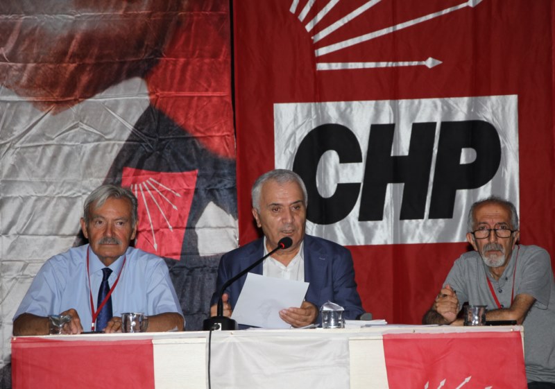 CHP'de ilçe kongreleri devam ediyor