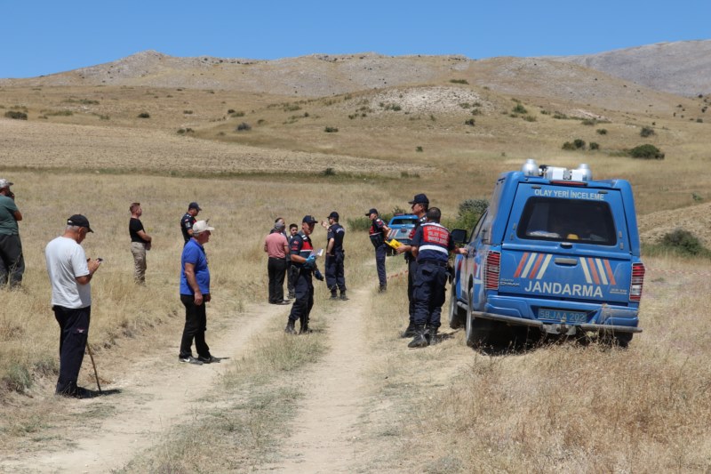 Arazi anlaşmazlığı nedeniyle baba ve oğul öldürüldü