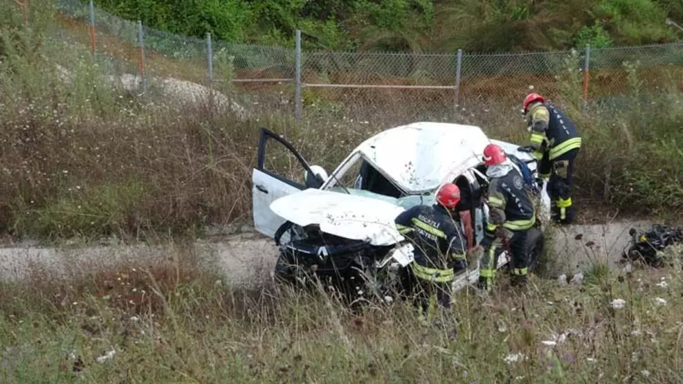 Trafik kazasında ağır yaralanan sürücü hayatını kaybetti