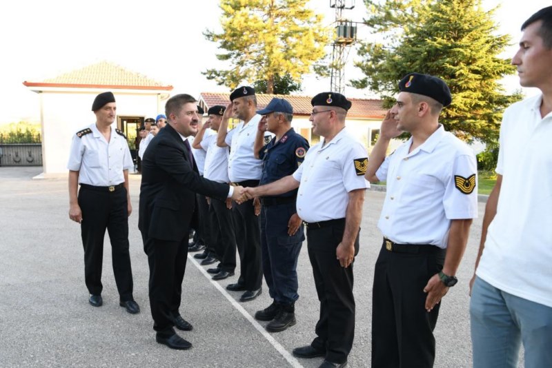 Vali Sarıibrahim İl Jandarma Komutanlığını ziyaret etti