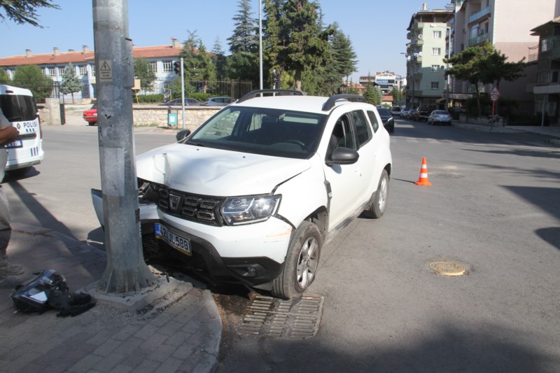 Trafik kazasında 3 kişi yaralandı