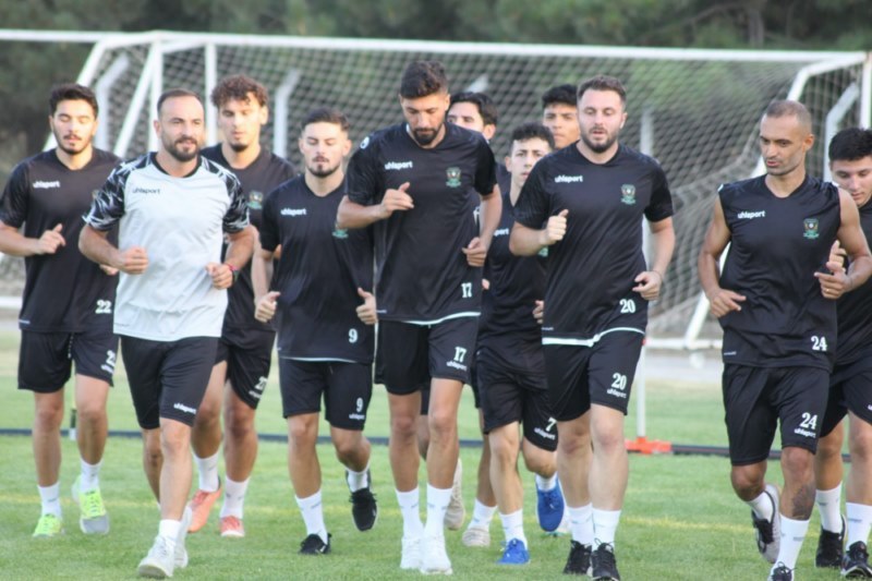 Sarayönü Belediyespor tam kadro sahada