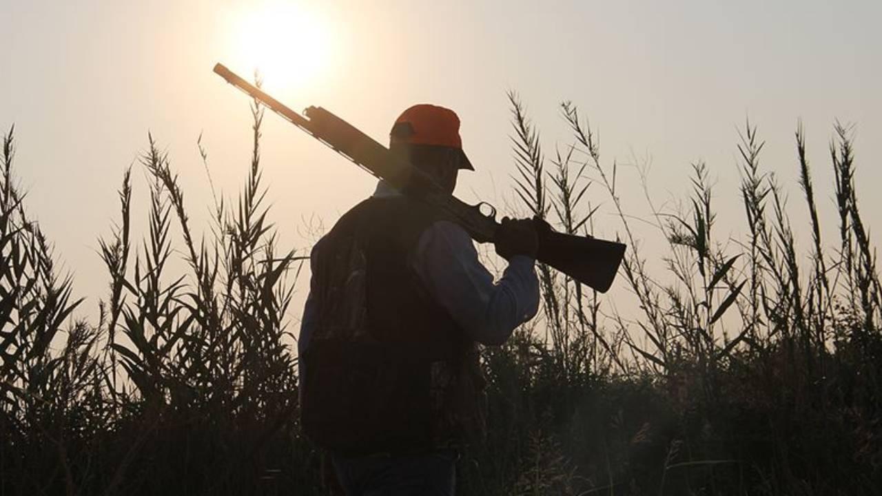 Domuz avında arkadaşının av tüfeğiyle kazara vurduğu kişi öldü