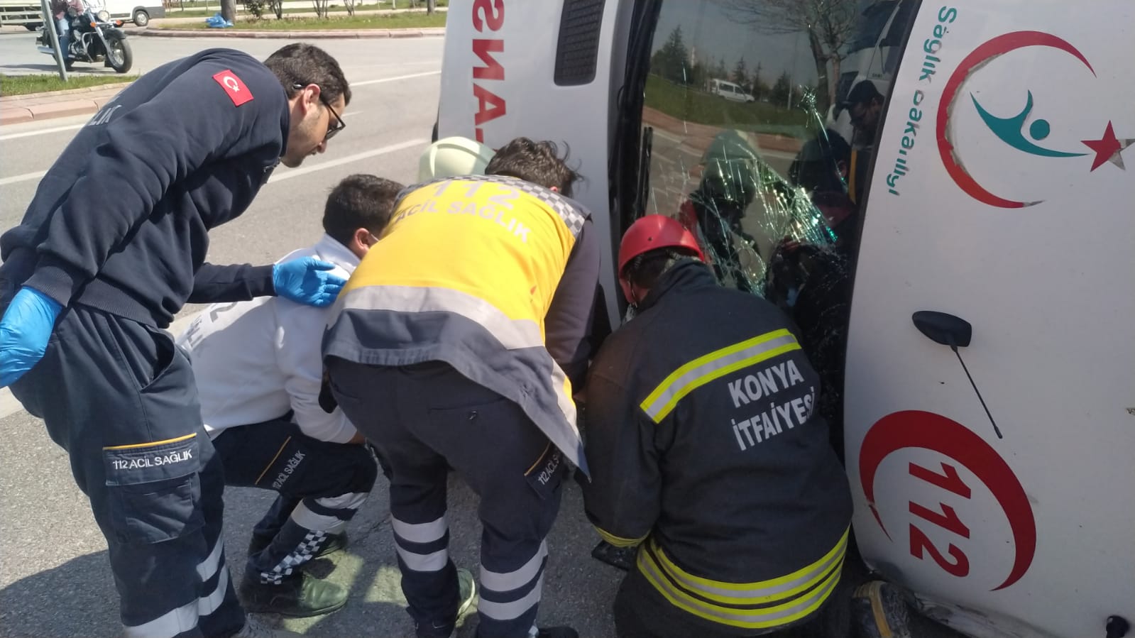 Sarayönü ambulansı kaza yaptı