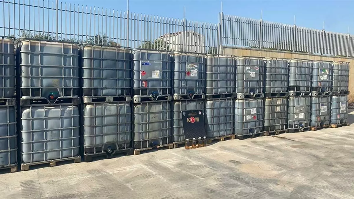 Durdurulan tankerde 12 bin 754 litre kaçak akaryakıt ele geçirildi