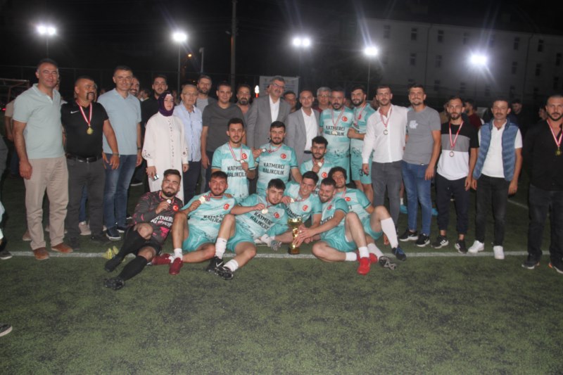 Geleneksel 16-30 Yaş Grubu Gençler arası futbol turnuvası sona erdi.