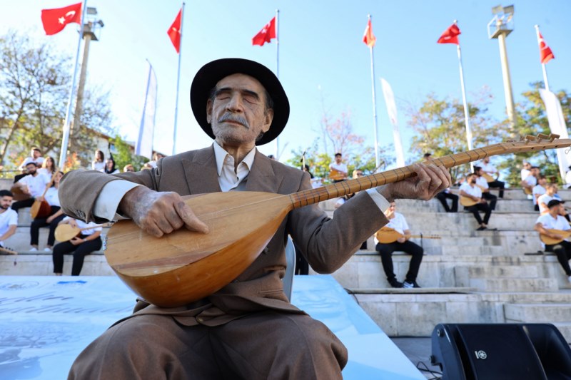 Aşık Veysel memleketinde anıldı