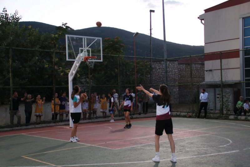 Sokak basketbol turnuvası sona erdi