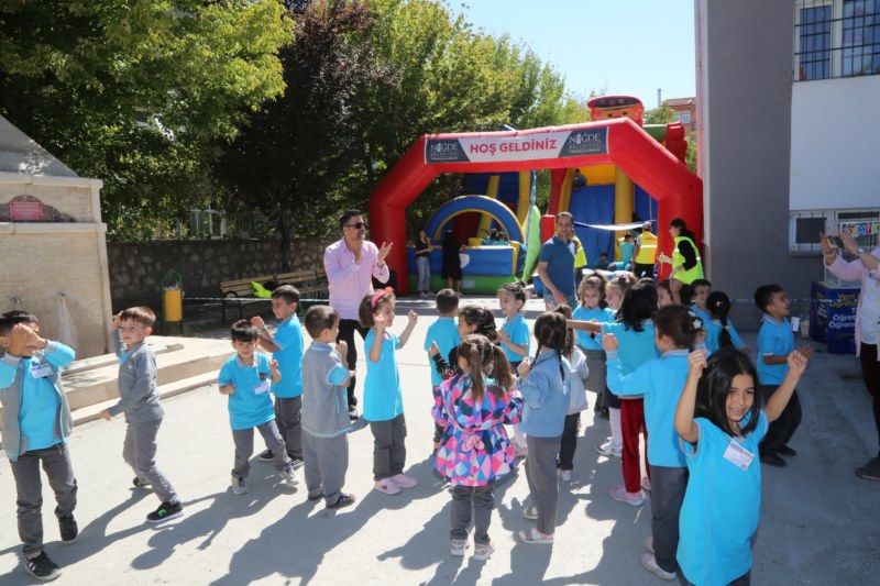 Belediye ilkokul öğrencilerine yönelik etkinlikler düzenliyor