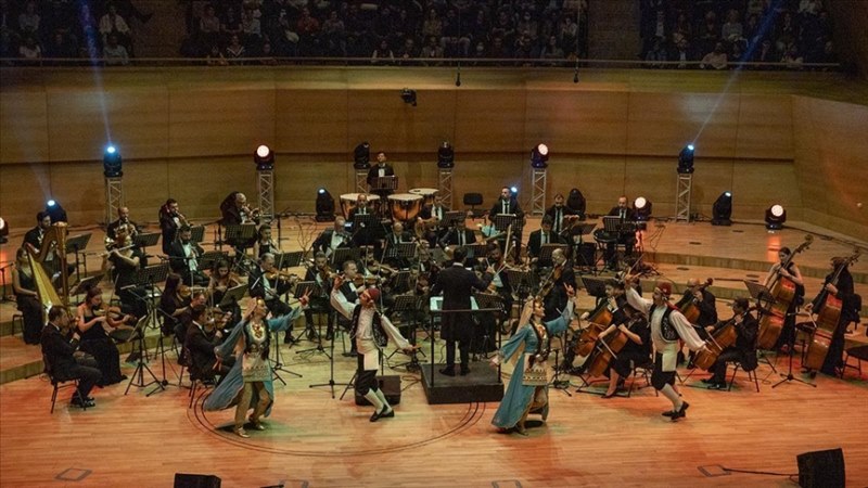 Cumhurbaşkanlığı Senfoni Orkestrası ile Neşet Ertaş Türküleri Konseri