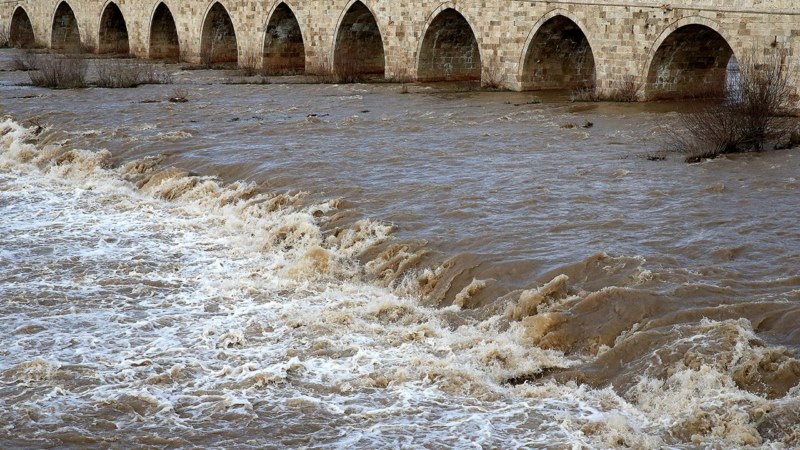 Türkiye'nin en uzun nehri Kızılırmak'ın debisi son 4 yılın en yüksek seviyesinde