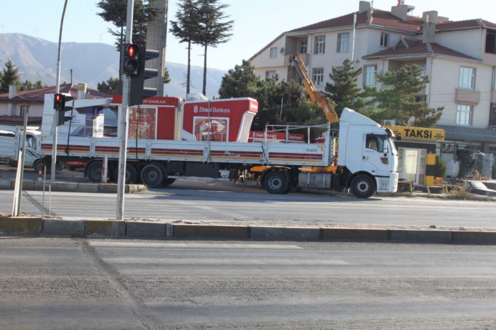 Ladik’in sürekli arızalanan ATM’si değiştirildi