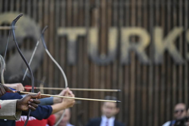 Ankara'daki kordiplomatiğe ve ailelerine geleneksel Türk okçuluğu tanıtıldı