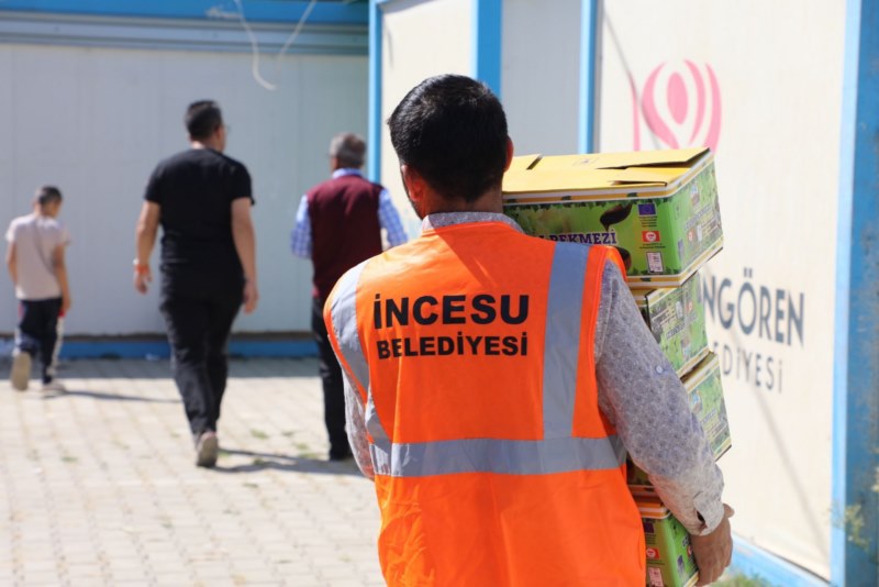 Tescilli üzüm depremzedelere dağıtıldı