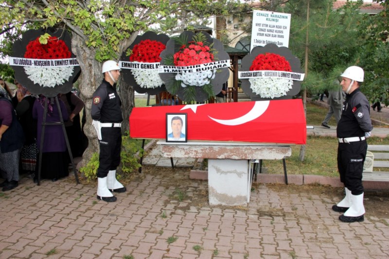 Polis memuru ve eşi hayatını kaybetti