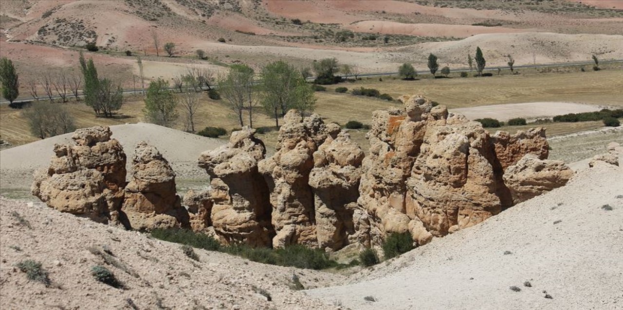 Kuşça Peribacaları turizme kazandırılmayı bekliyor