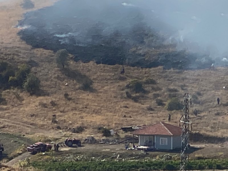 Çubuk’ta çıkan anız yangını çalışmalar sonucu söndürüldü