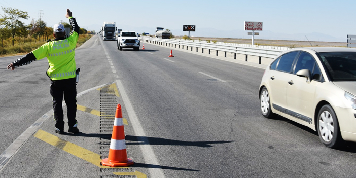 Emniyet denetim yaptı… Bu araçlar Konya’ya giremedi!