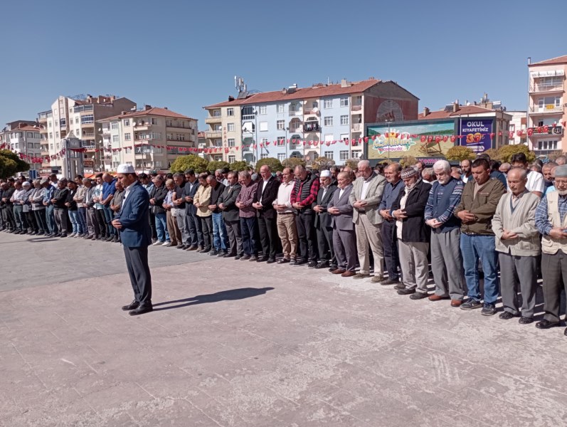 Konya ve çevre illerde Filistin'de hayatını kaybedenler için gıyabında cenaze namazı kılındı