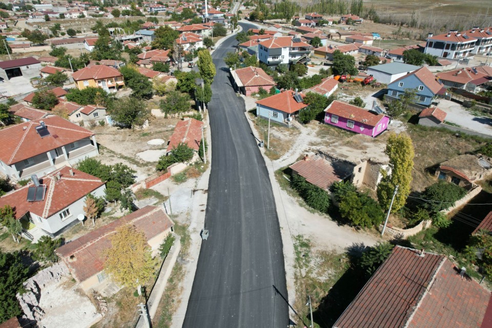 Büyükşehir’den Çeltik’e sıcak asfalt çalışması