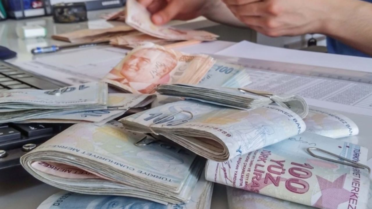 Kamu bankasından anında 10.000 TL kredi! Nakit ihtiyacı olan şubenin kapısında yatacak