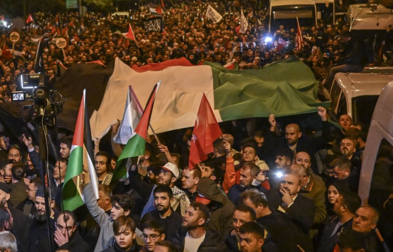 İsrail'in hain hastane saldırısı protesto edildi