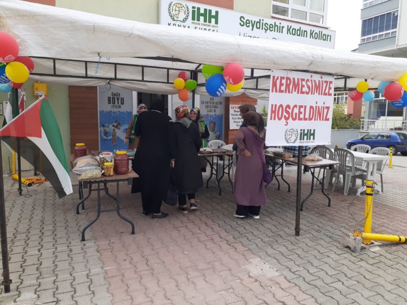 Filistinlilere destek kermesİ büyük ilgi gördü