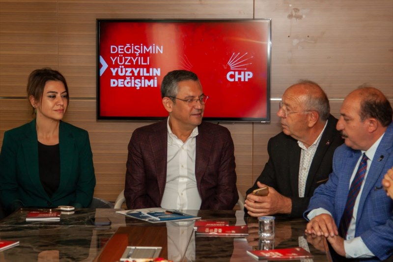 Özgür Özel, CHP Konya il örgütüyle bir araya geldi