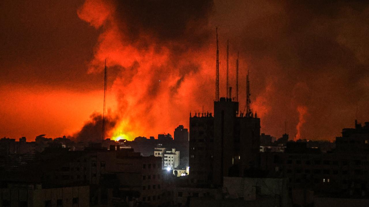 Gazze yoğun bombardıman altında