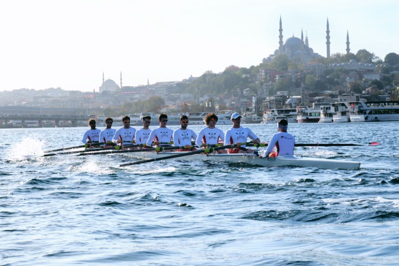 Cumhuriyet'in 100. yılında dostluk için 10. kez kürek çektiler