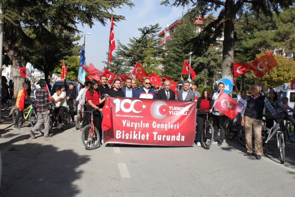 Sarayönü'de 100. Yıl Coşkusu Bisiklet Turuyla Kutlandı