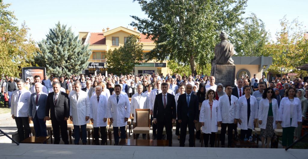 Konya'nın hekim adayları beyaz önlüklerini giydi