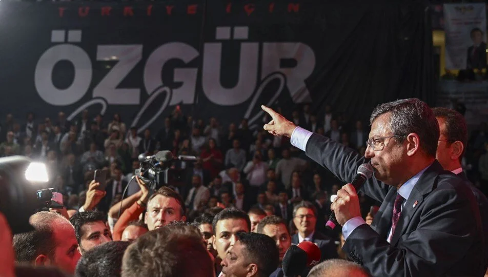 CHP'de değişim rüzgarı; Yeni başkan Özgür Özel