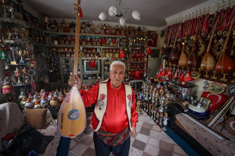 Aşık Mahrumi'nin hatıraları evinin bütün odalarında yaşıyor