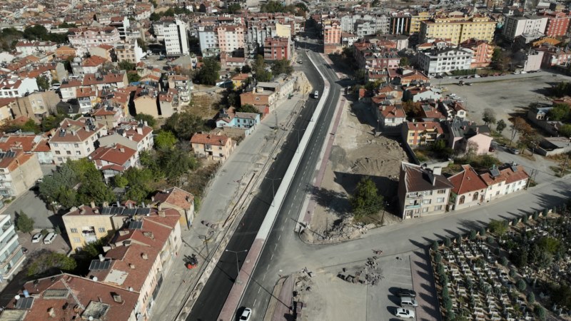 Büyükşehir Belediyesi, sıcak asfalt çalışmaları için mesaide