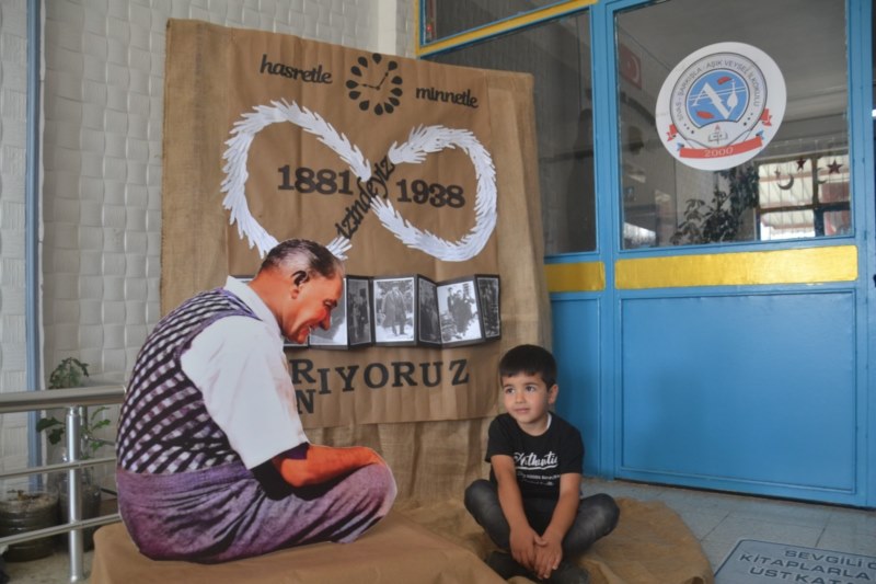 "10 Kasım Atatürk Panosu" çocuklar tarafından ilgiyle karşılandı