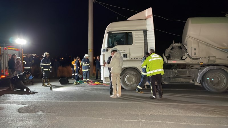 Çimento tankerinin altında kalan kişi hayatını kaybetti